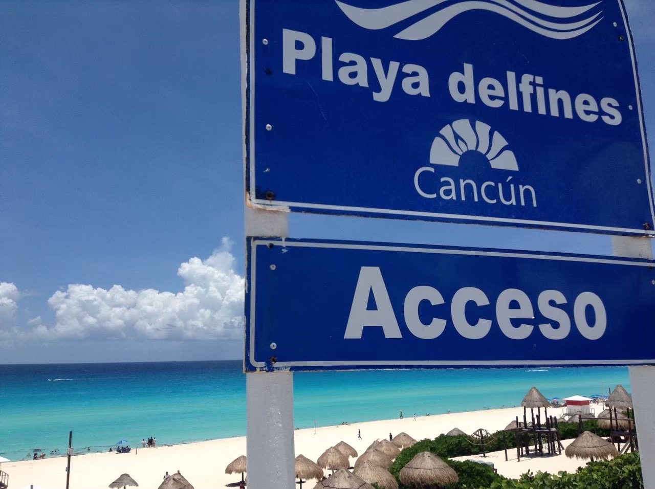 初めてのメキシコ カンクン カリブ海の真っ青な海 - 外貨両替のインターバンク